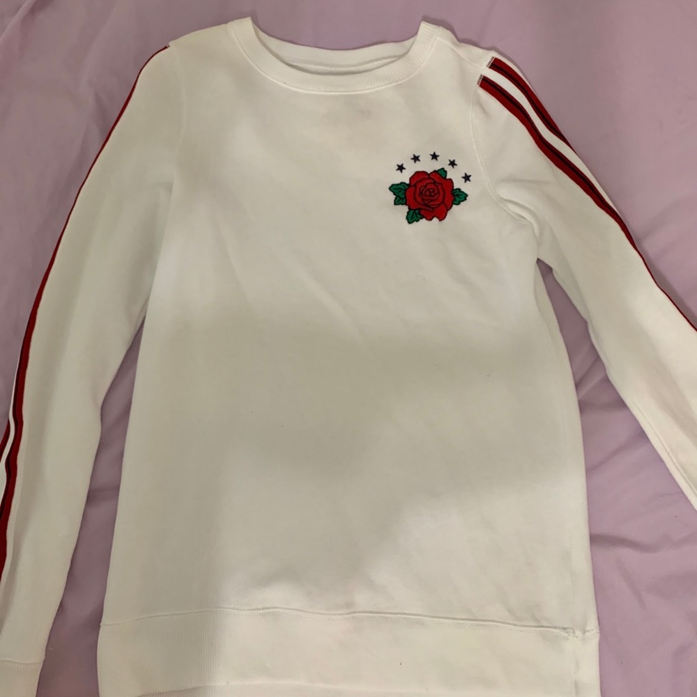 Hollister- NEW! Rose Graphic Sweater